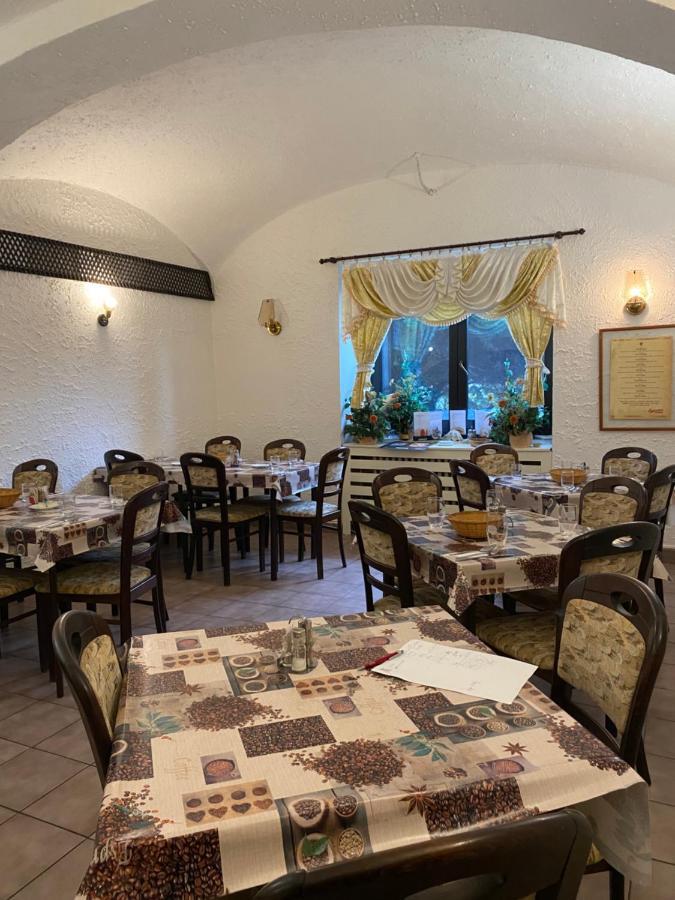 Restaurant Motel Hana Barbara Gastro sro Ostretin Exterior foto